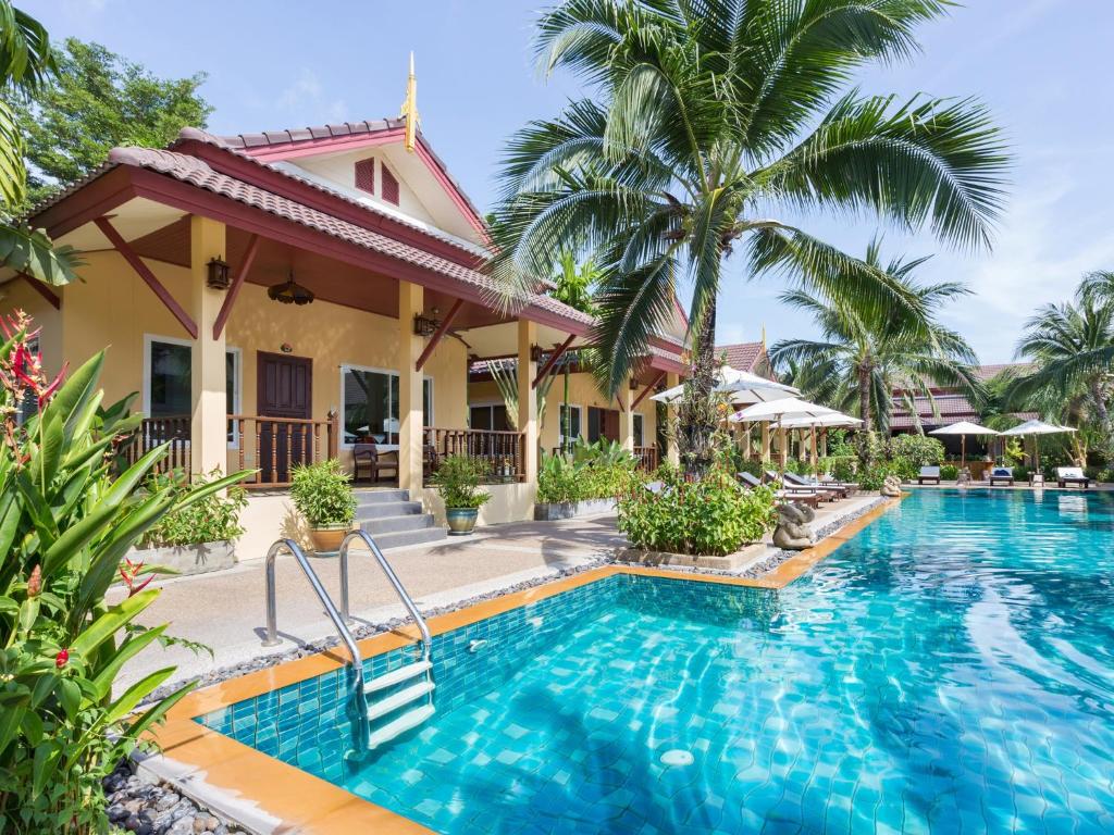 Bazén v ubytování Le Piman Resort nebo v jeho okolí