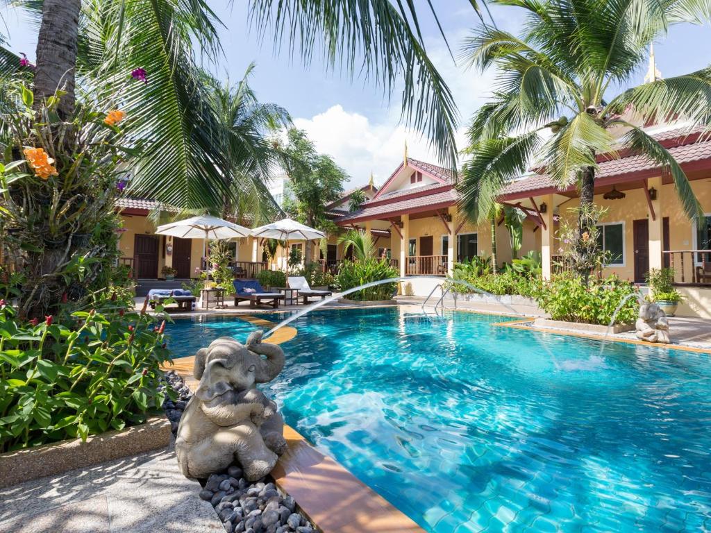 Bazén v ubytování Le Piman Resort nebo v jeho okolí