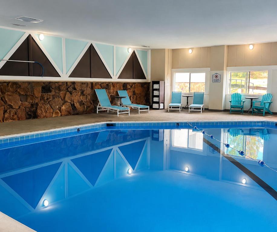 Expedition Lodge Estes Park at Rocky Mtn National Park - Housity