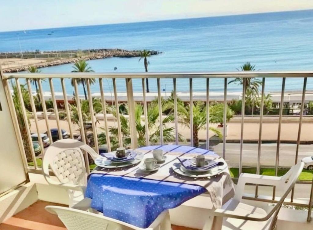 Fantastic Sea View Studio With Balcony, Garavan Port