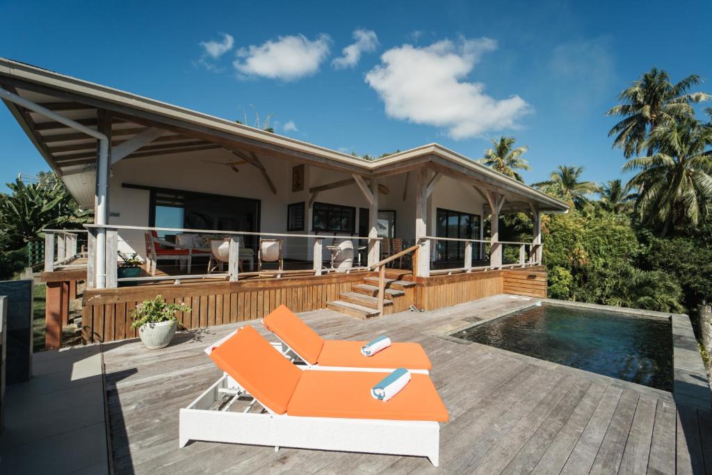 2 BR. Panoramic Lagoon View Villa: Poolside paradise, gourmet kitchen - photo 3 - Bora Bora, Polynésie