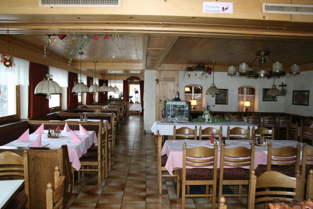 Restaurace v ubytování Hotel Schöne Aussicht