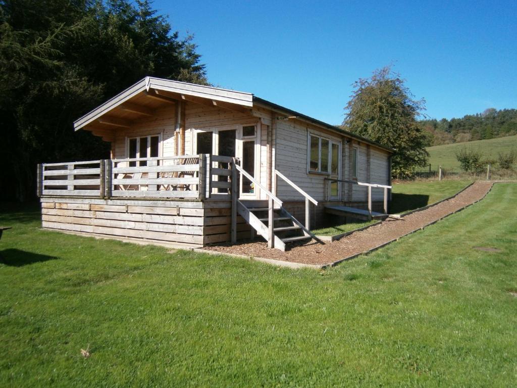 Long Mountain Centre Log Cabins - 