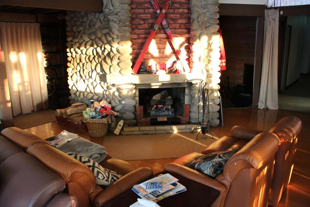 Posezení v ubytování Myoko Ski Lodge in Akakura Village