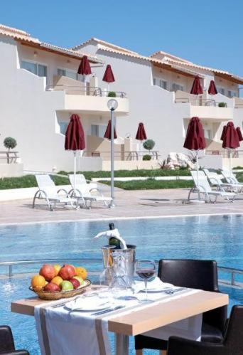 Bazén v ubytování Verde Al Mare Boutique Hotel nebo v jeho okolí