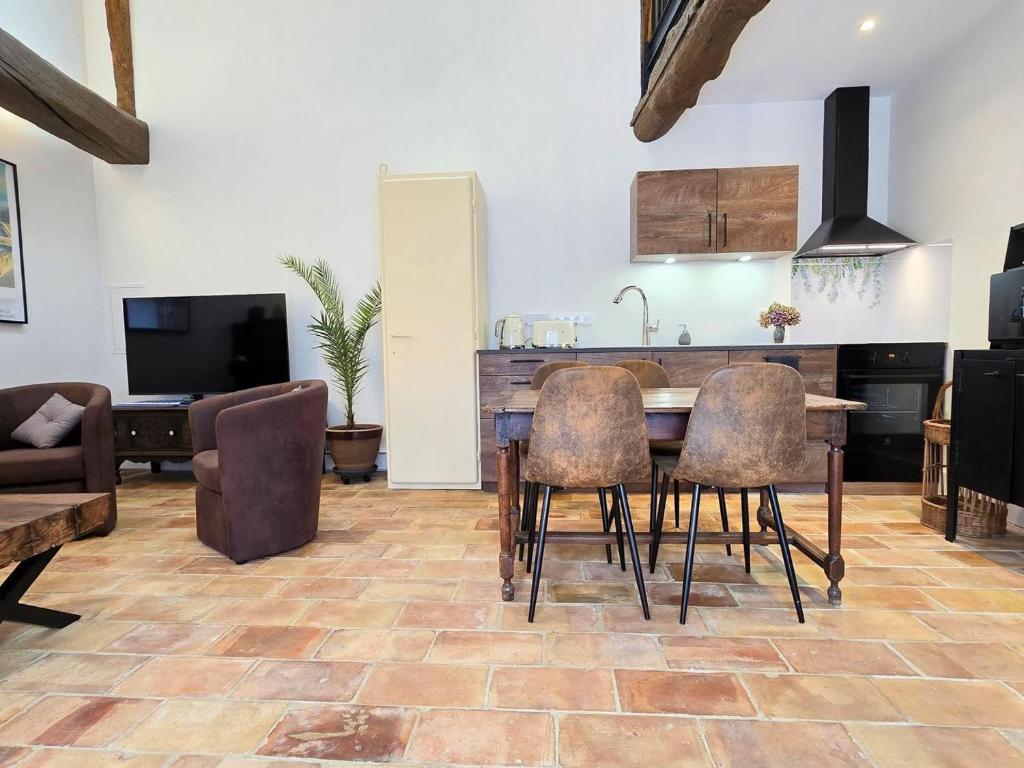 Gîte rustique avec parking sécurisé - 4 pers. - FR-1-527-118 - Maison De Vacances