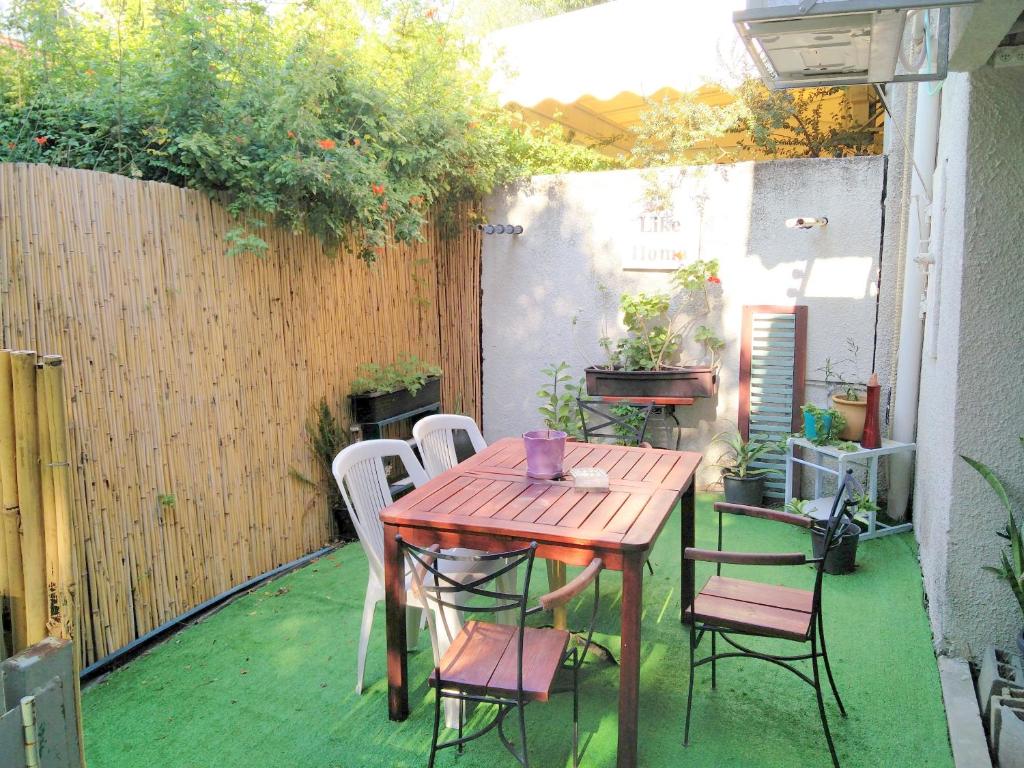 Patio nebo venkovní prostory v ubytování Like Home Gedera