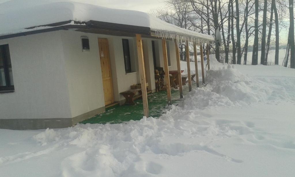 Family Bungalows & Camp v zimě