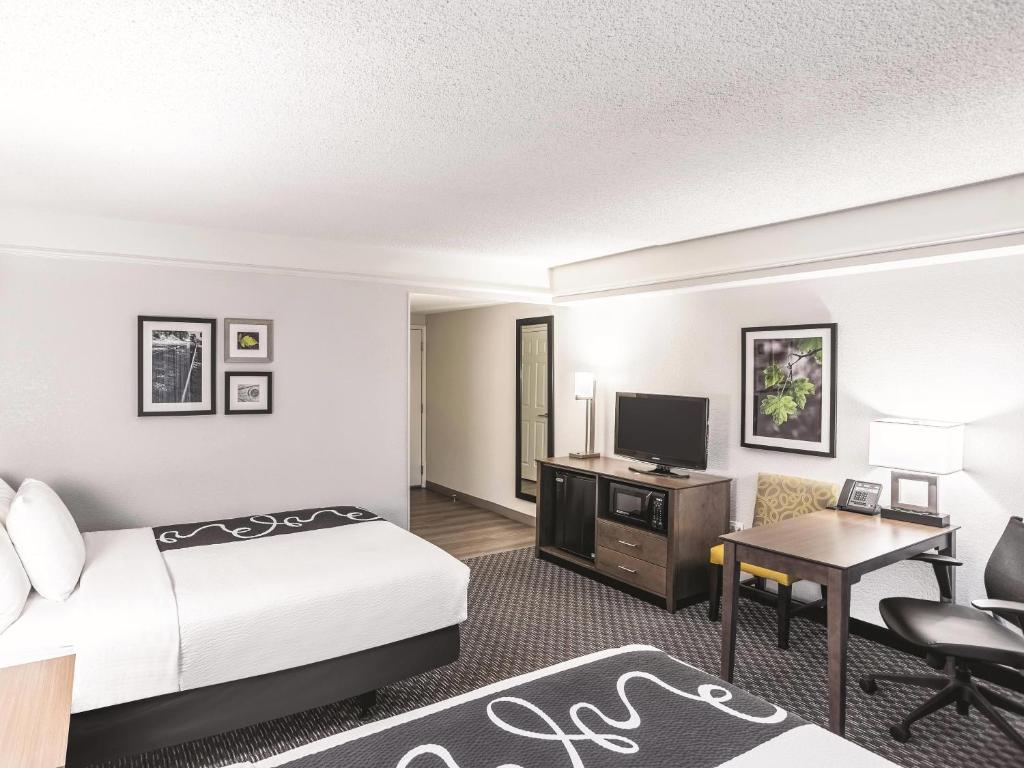 La Quinta by Wyndham Flagstaff photo