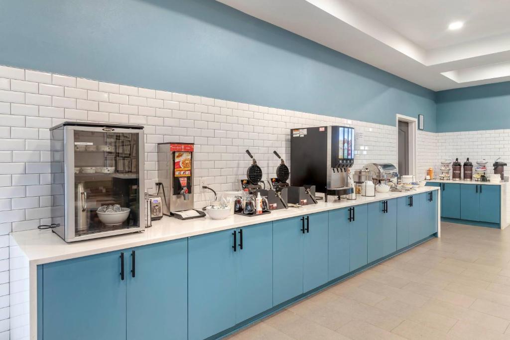 Country Inn & Suites By Radisson, Savannah Airport, GA photo