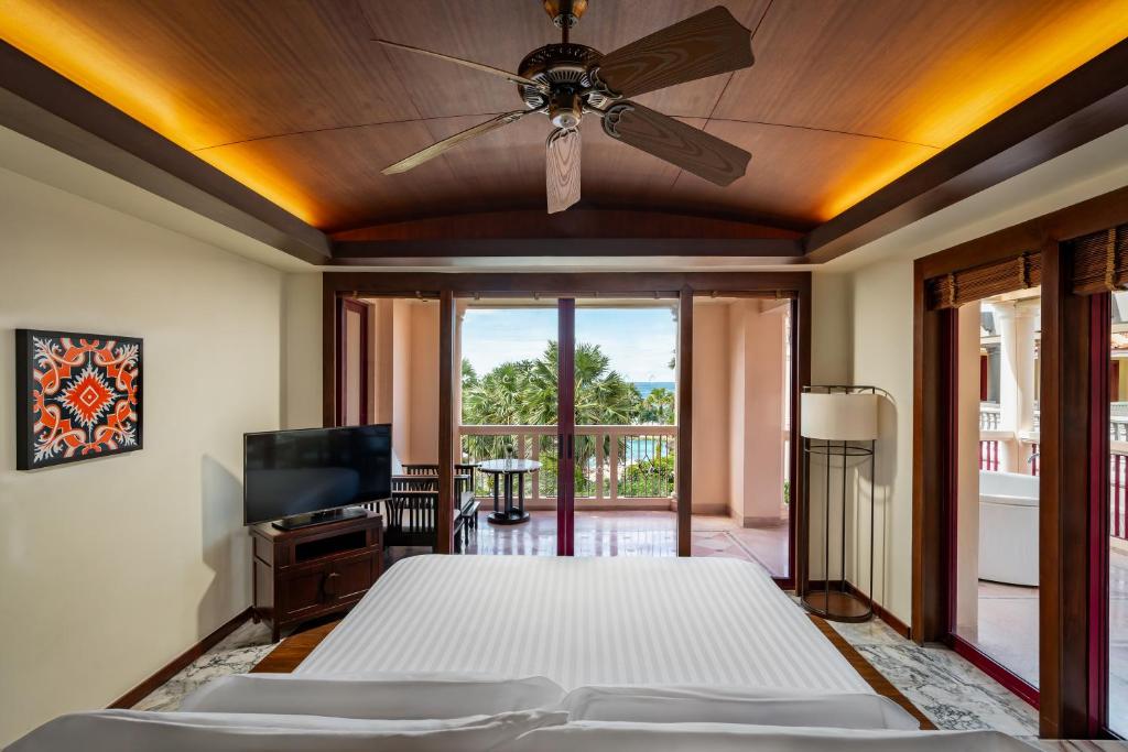 Centara Grand Beach Resort Phuket - Spa Premium Deluxe - Lit King-Size