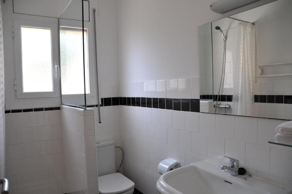 A bathroom at Tibidabo Apartments