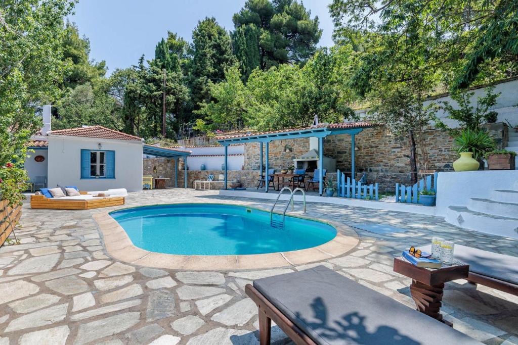 The Blue Cottage - Family friendly and peaceful