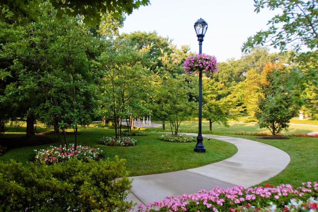 Omni Shoreham Hotel photo