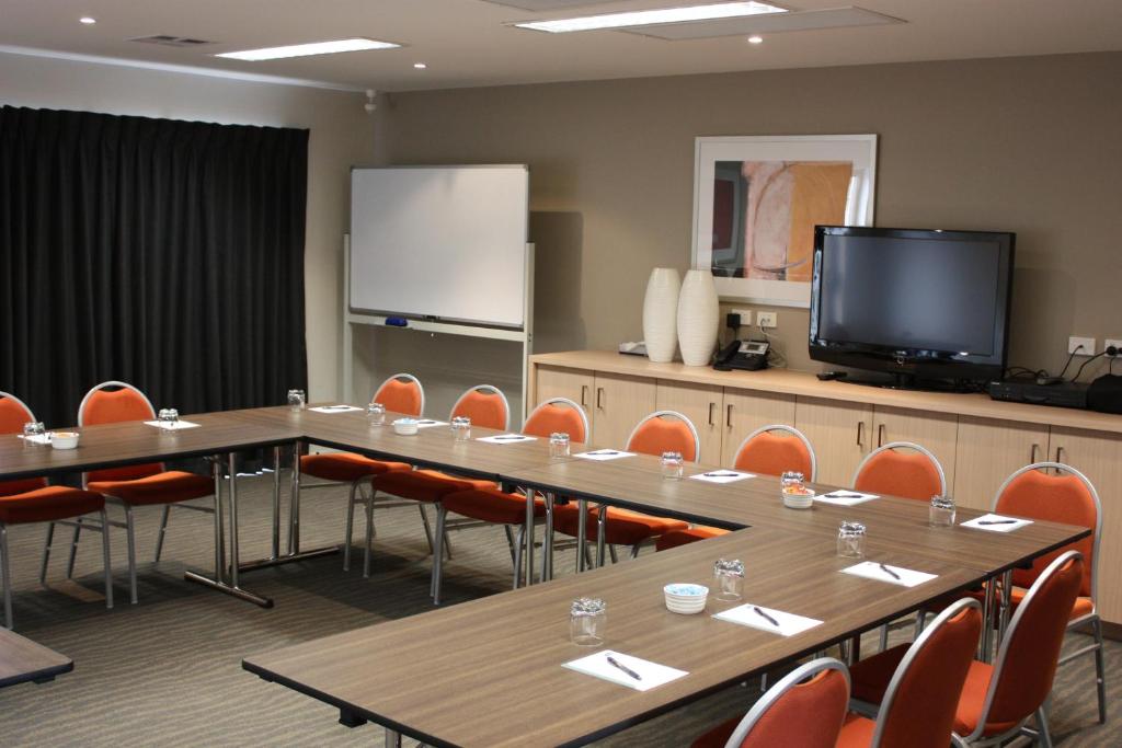 Konferenční prostory v ubytování Gladstone Downtown Central Apartment Hotel Official