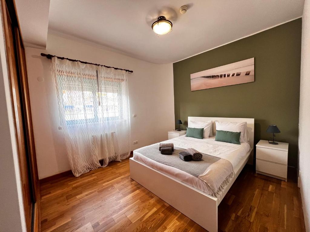 Simple & Comfortable Stay Near the Marina