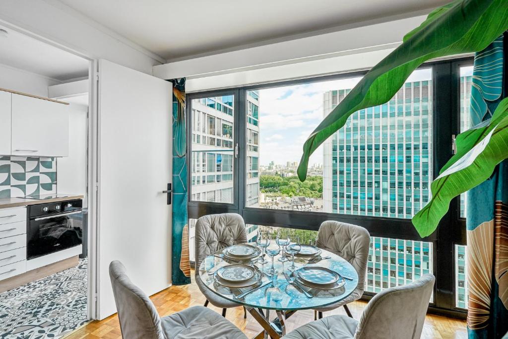 Paris Montparnasse Panoramic View, 3 Beds, Metro 4, 6, 12, 13