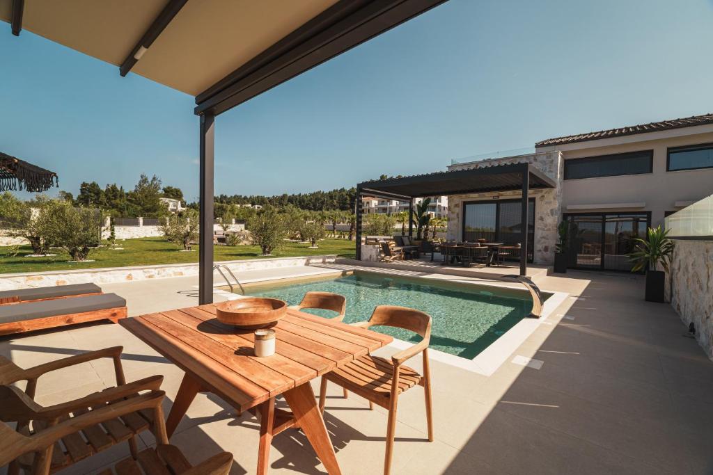Four Stones Villas