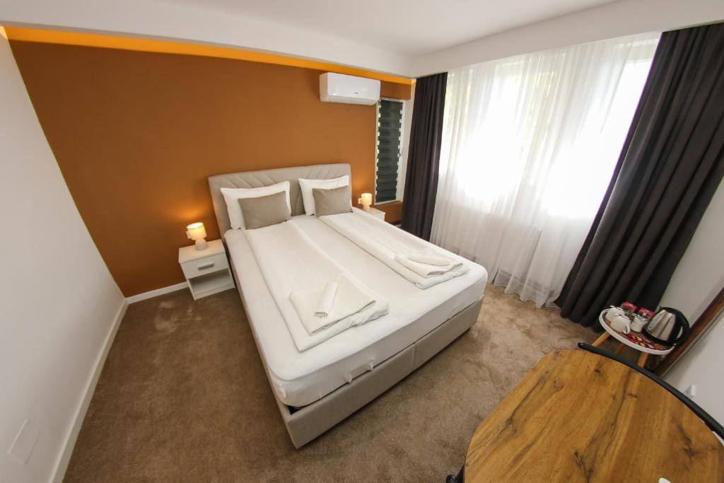 Guest House LIKE - Deluxe Double Room
