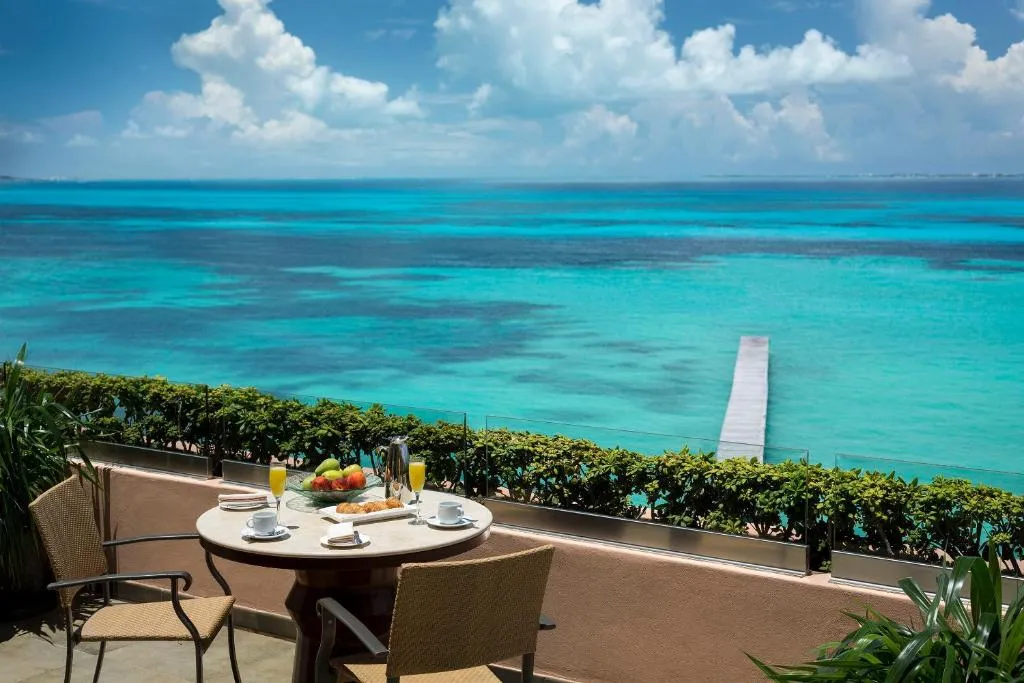 Infinite Ocean Front Honeymoon Master Suite