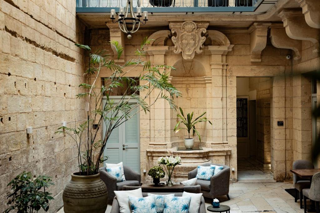 66 Saint Paul's & Spa