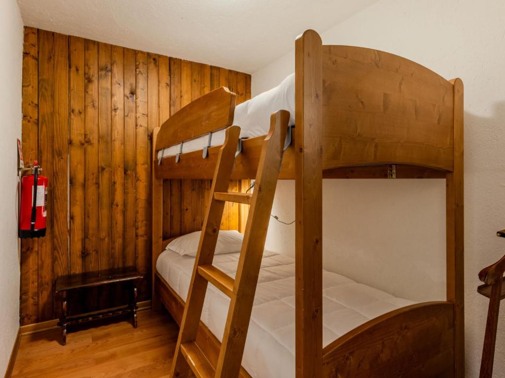 Apartment Fienili di Brenta 13 by Interhome, Madonna di Campiglio — foto della struttura 4