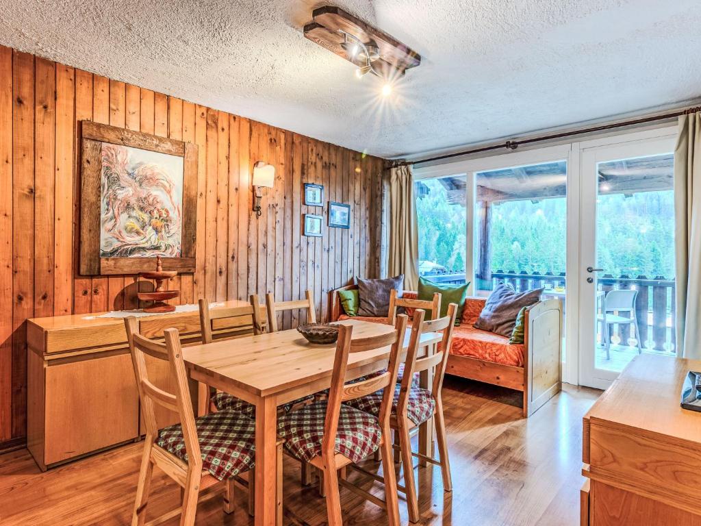 Apartment Fienili di Brenta 21 by Interhome, Madonna di Campiglio — foto della struttura 1