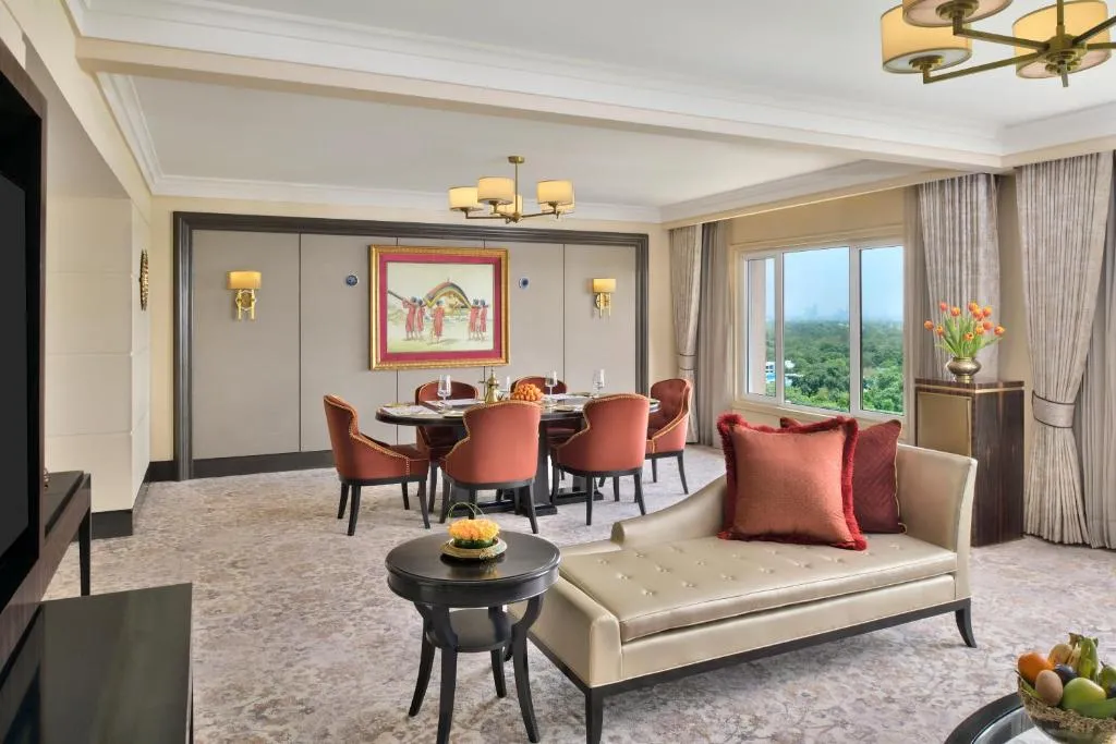Grand Signature Suite | One way Airport Transfer | Club Lounge Access