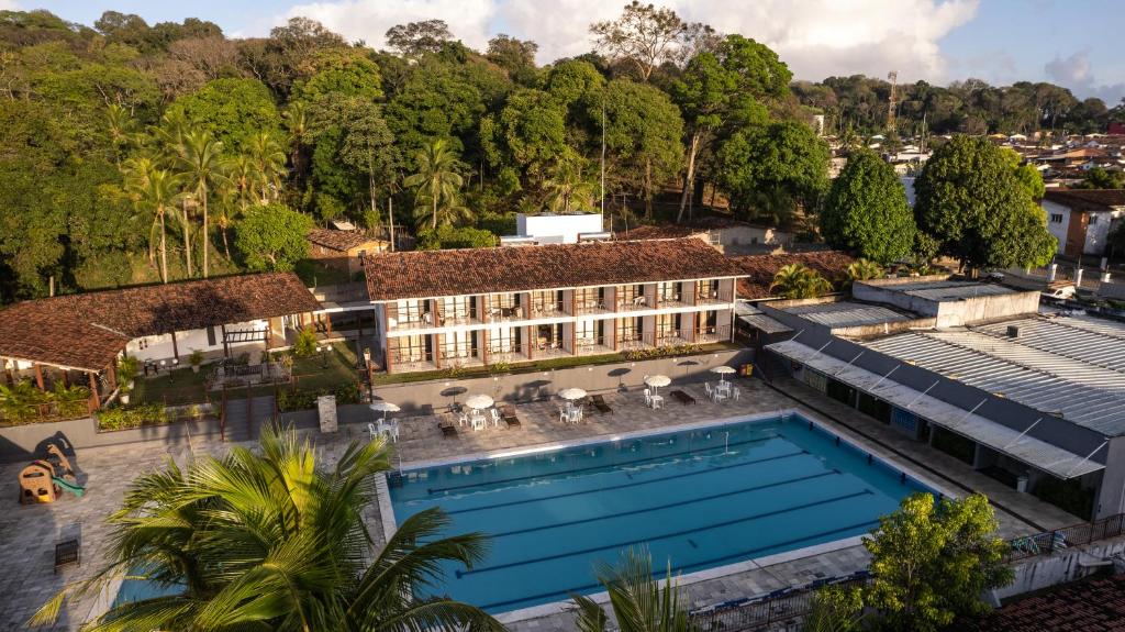 an aerial view of a hotel with a swimming pool at Hotel SESI PB - Parque da Mata in Rio Tinto