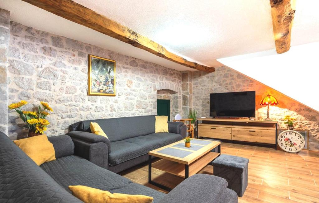 Stone house Lila Kamenmost Imotski - Four-Bedroom House
