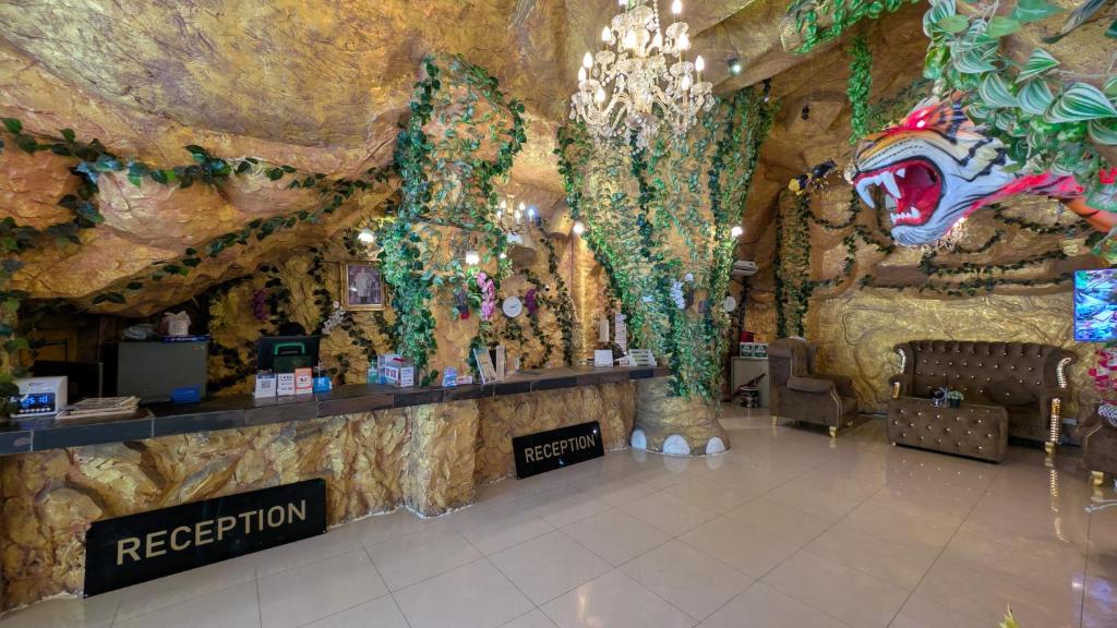 فضای داخلی Tiger Complex Hotel and Restaurant در پوکت - تصویر ۳