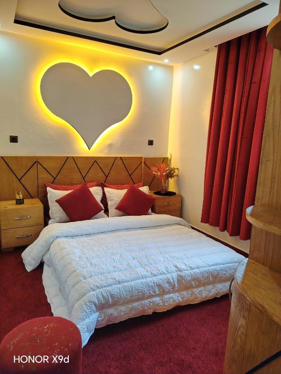 เตียงในห้องที่ Auberj dreams