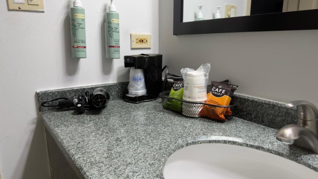 Best Western Oakbrook Inn photo