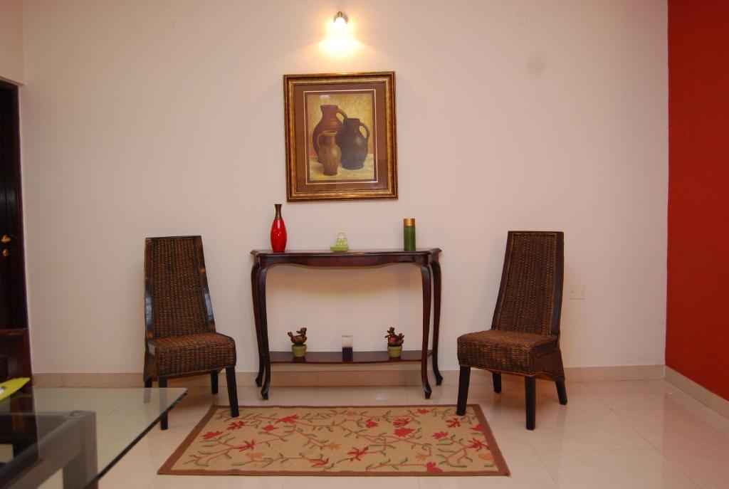 Sterling Living Space - Residency Road - Apartamento De Tres Habitaciones