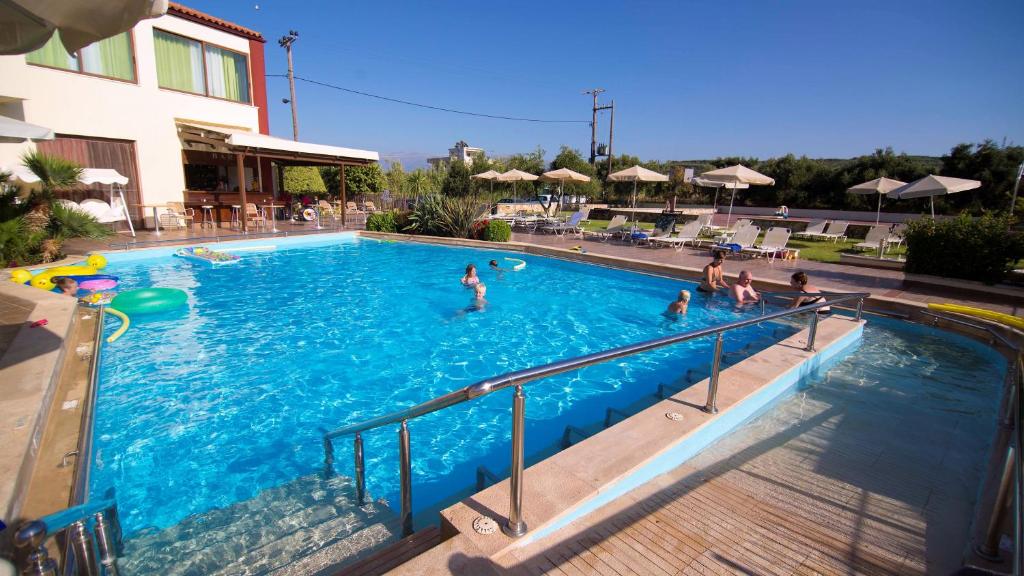 Bazén v ubytovaní ERIA RESORT for people with special abilities alebo v jeho blízkosti