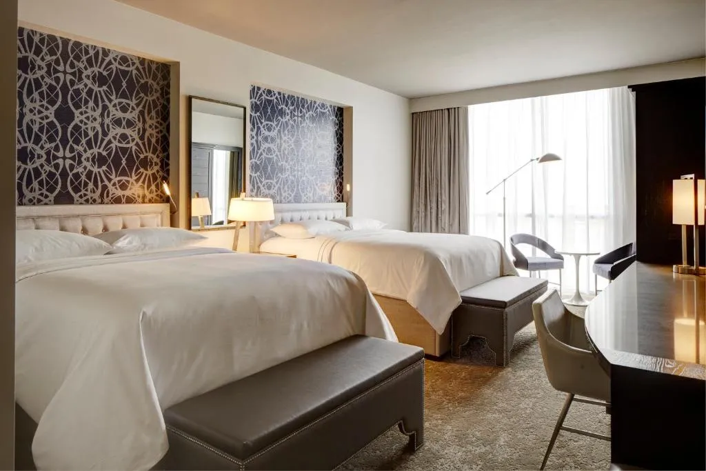 Double Queen Mobility- and Hearing -Accessible Guest Room With Tub
