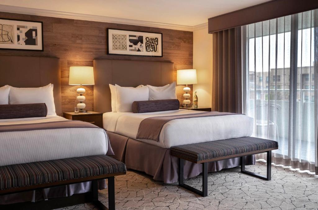 Warwick Denver - 