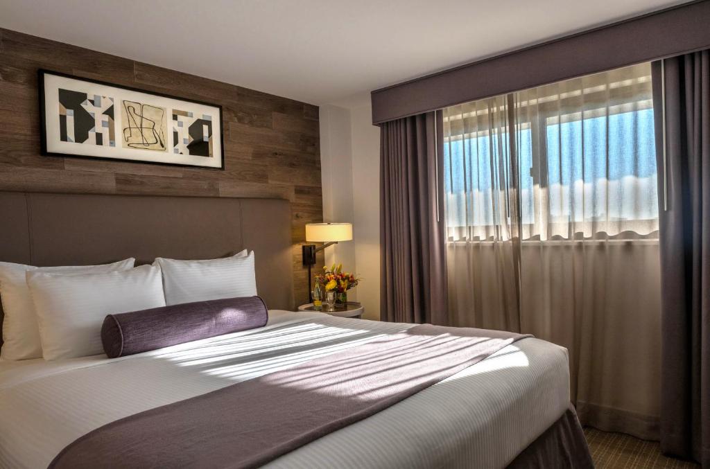 Warwick Denver - 