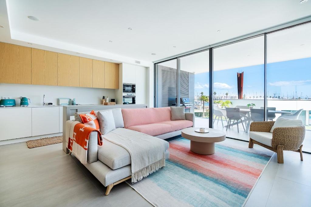 Vibrant Marina Luxury Apartment in Lagos