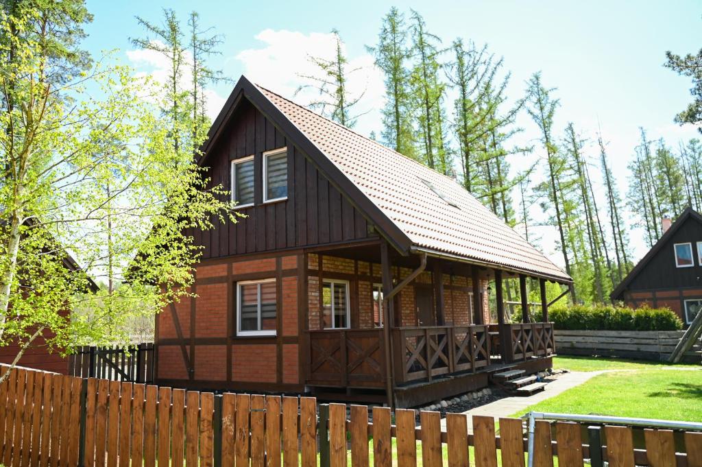 Domek na Kaszubach na Gwizdowce - Housity