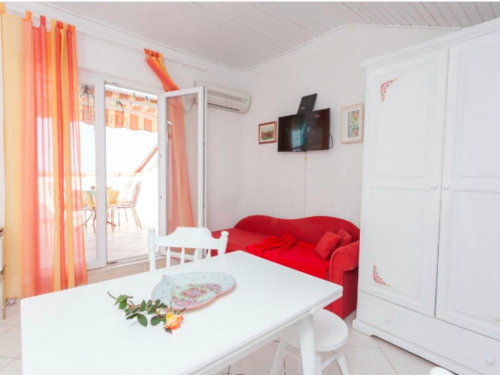 Apartments Lily Studio with Terrace and Sea View