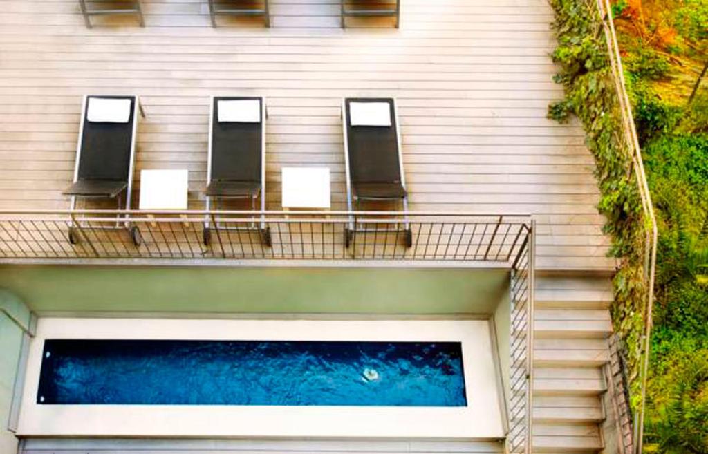 Bazén v ubytovaní Barcelona Apartment Aramunt alebo v jeho blízkosti