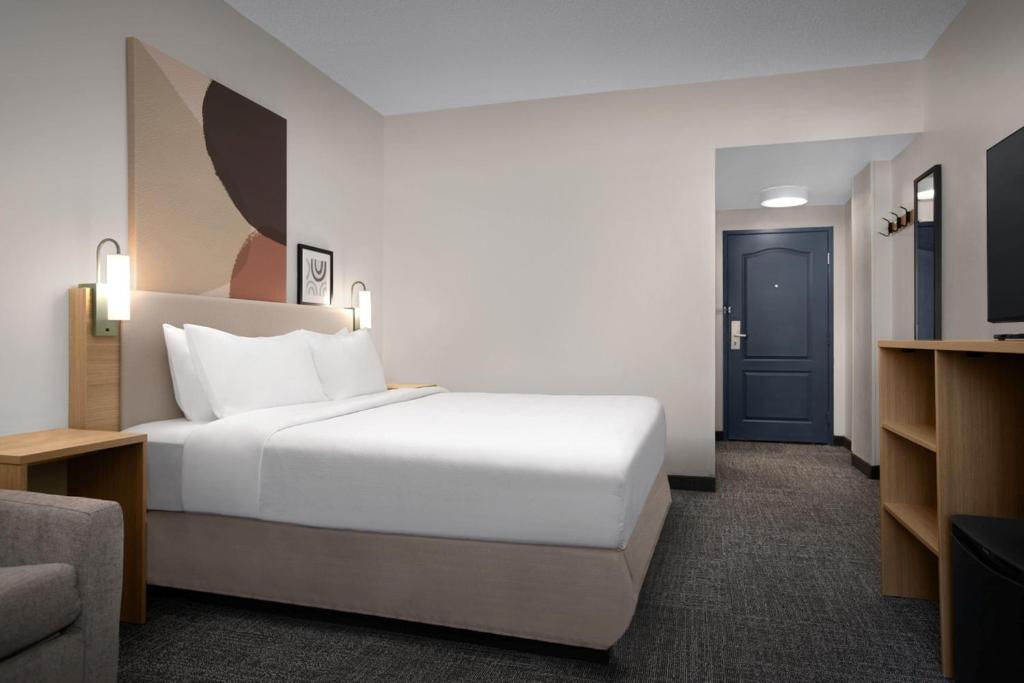 Spark by Hilton Lakewood Denver Southwest photo