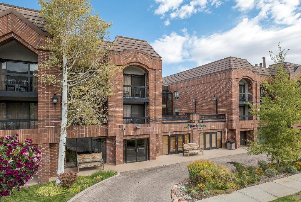 an exterior view of a brick building at Park Plaza Resort - Park City, Ascend Collection Hotel in Park City