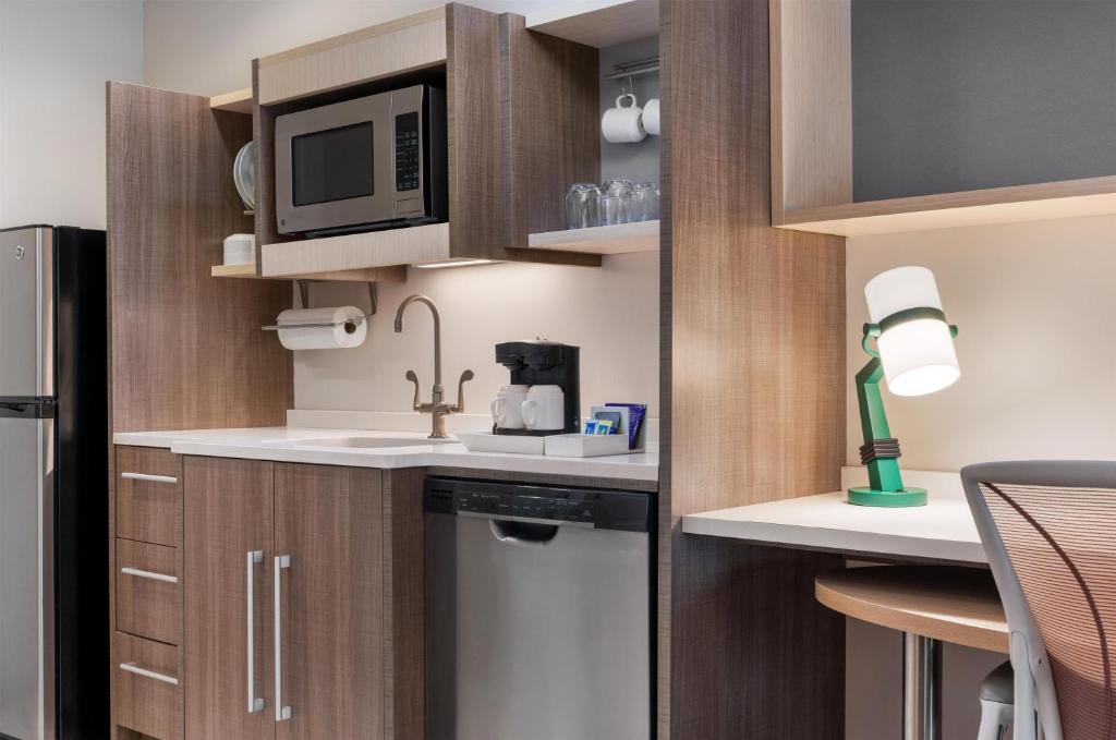 Home2 Suites By Hilton Florence Cincinnati Airport South photo