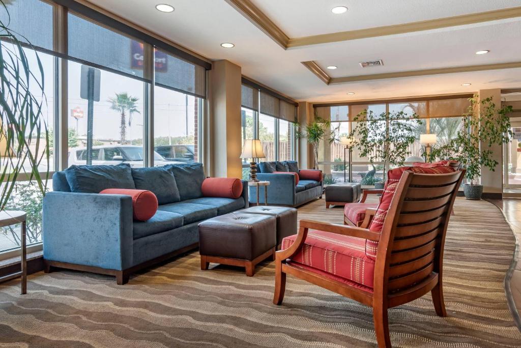 Comfort Suites Biloxi/Ocean Springs photo