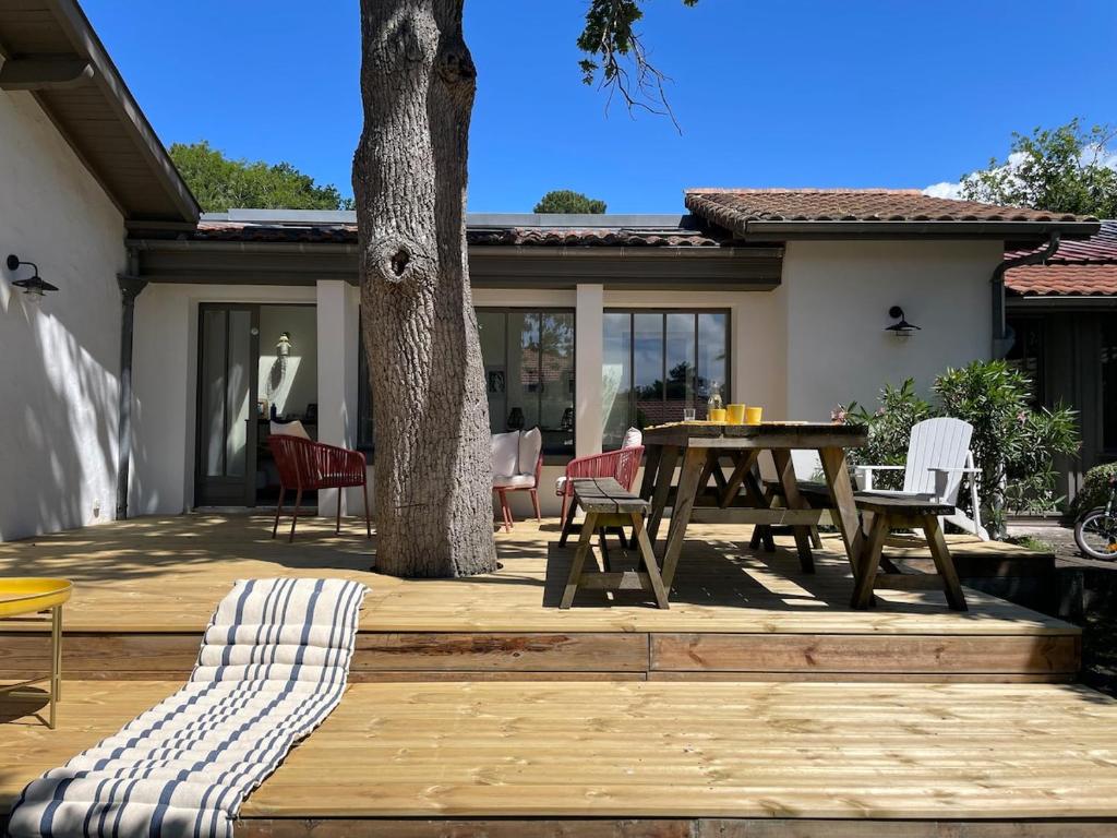 Chic and elegant house 5 minutes from Pereire Beach