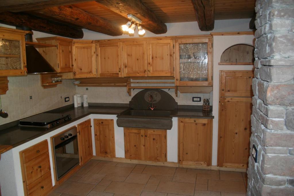 Kuchyň nebo kuchyňský kout v ubytování Haus Khlemele