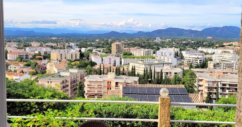 VILLA DOMINANTE à ST-RAPHAEL
