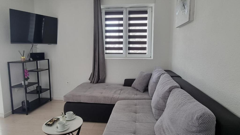 Dominos Apartment